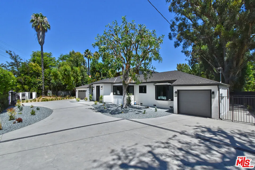 4 bed, 3.0 bath, 3741 sqft, $13,000 — Photo 3