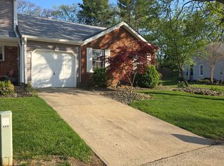 18 Redwood Dr, Eatontown, NJ 07724