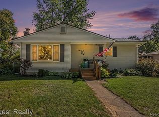 5425 Military Ave, Brighton, MI 48116