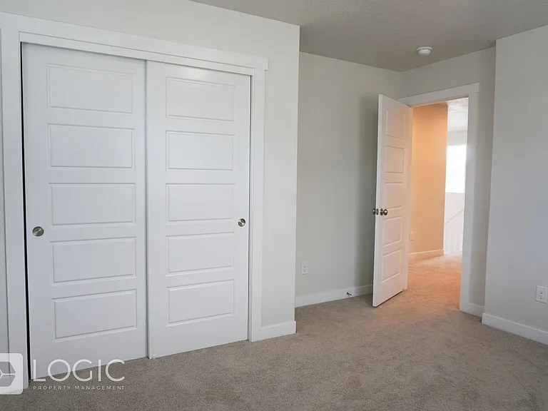 856 W 2800 N — Photo 22