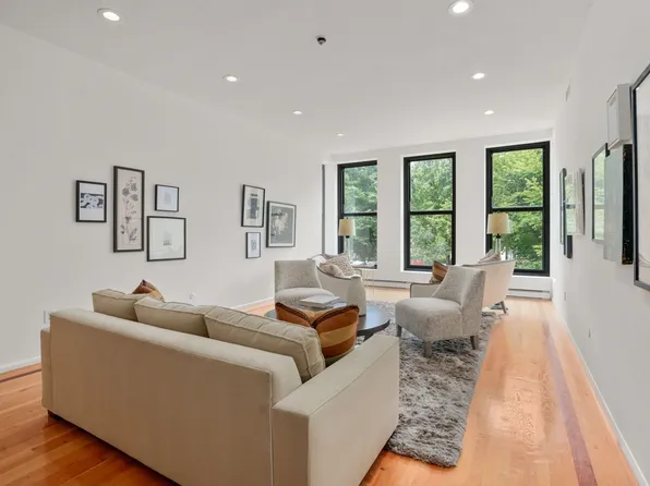 160 Commonwealth Ave APT 218, Boston, MA 02116