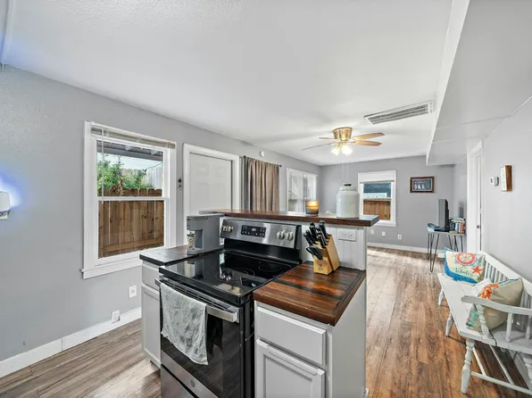 609 Sealy St, Galveston, TX