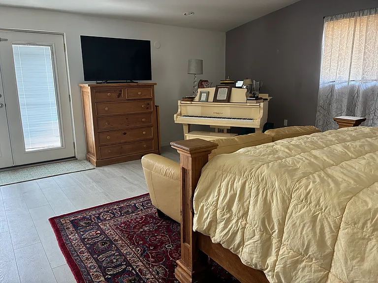 Bonus room facing the pool