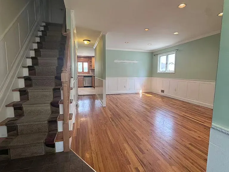 483 Barlow Ave — Photo 3