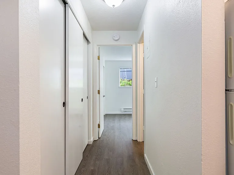 Bridgeview Flats — Photo 24