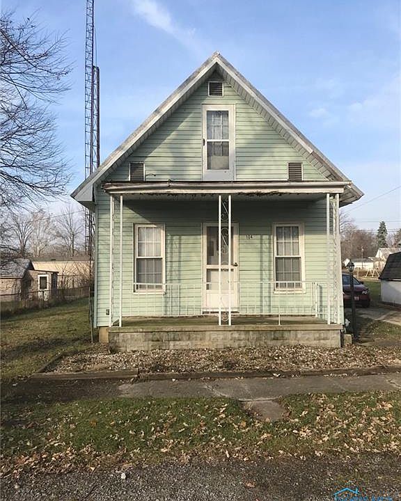 1st image of 104 W Clay St