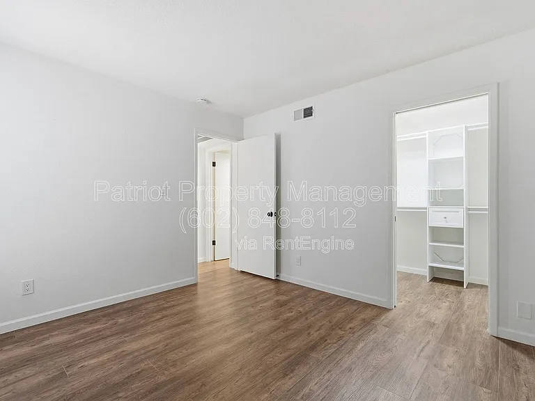 231 N Robson #7 — Photo 16