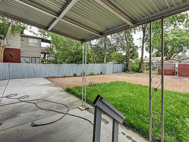 1215 Berkley Ave — Photo 11