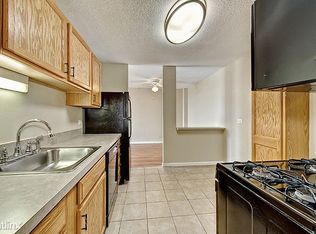2210 S Grace St APT 410, Lombard, IL 60148