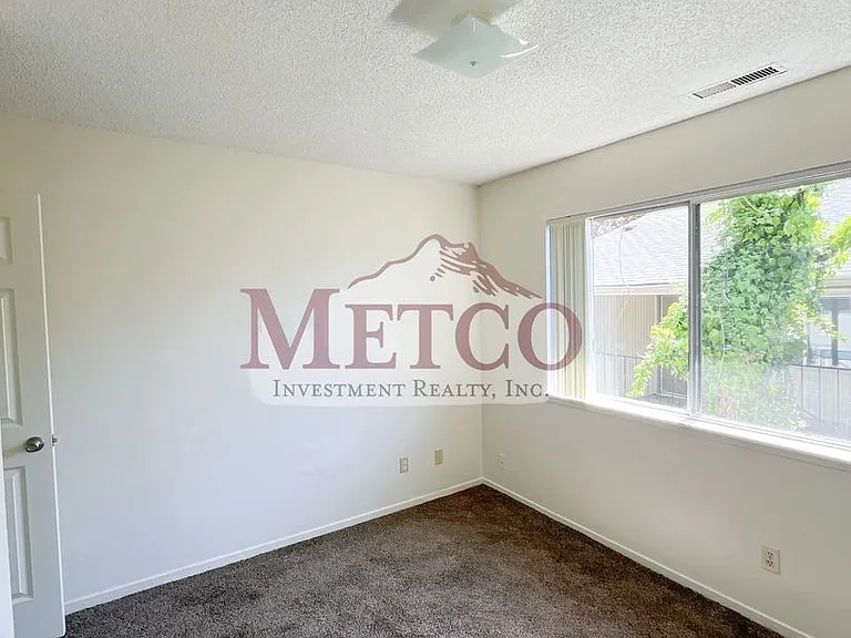175 G St — Photo 11