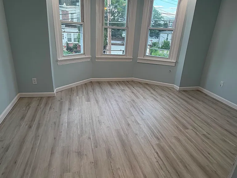 112 Staley Ave — Photo 18