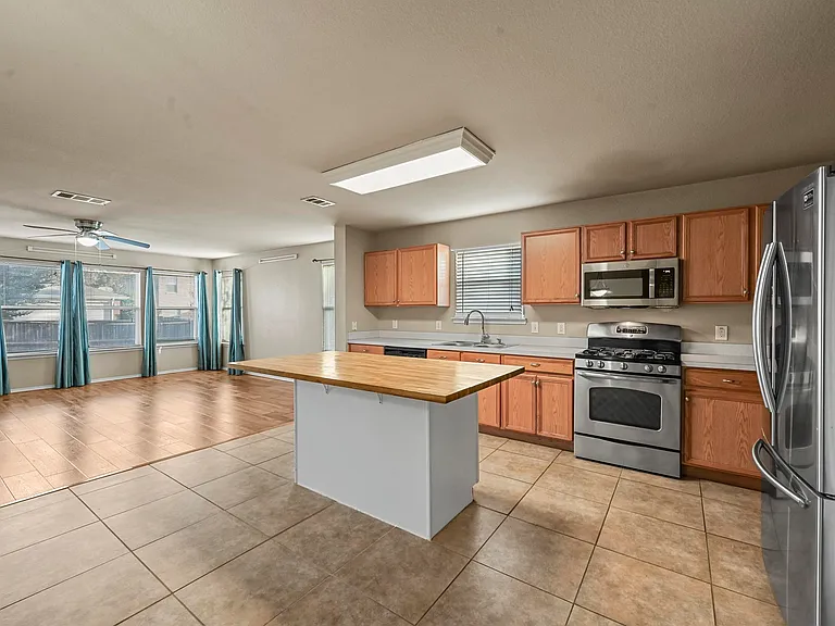 12482 Shepherds Hill Ln — Photo 13