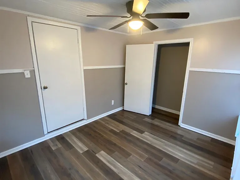 5122 School St — Photo 13
