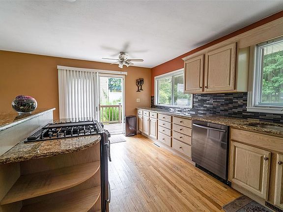 5th image of 26 Audubon Ave