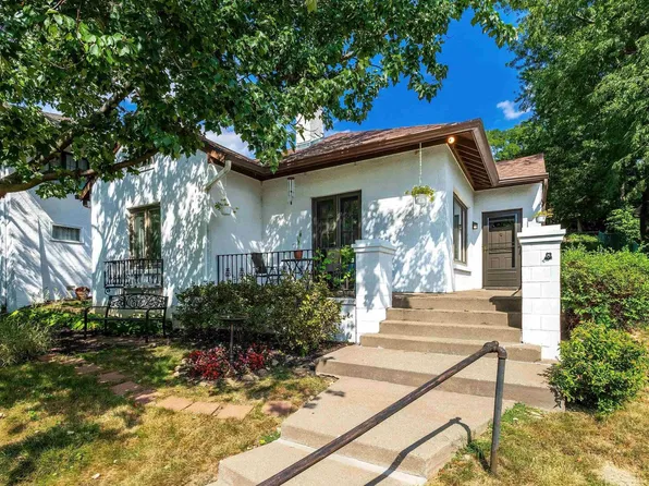 37 Glenwood Ave, Davenport, IA 52803