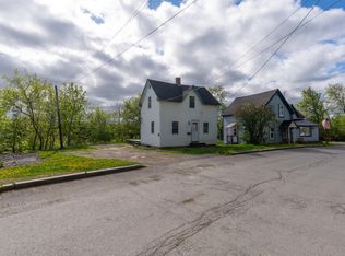 44 Mill St, Houlton, ME 04730
