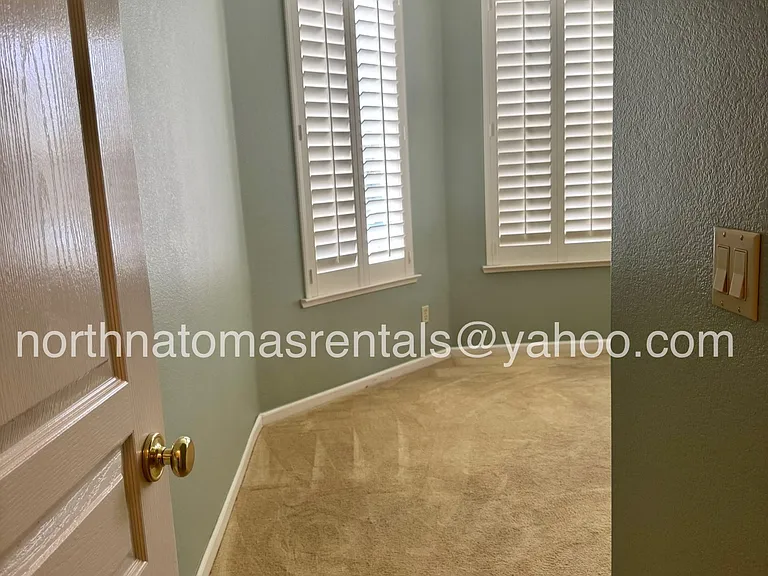 3949 Moraga Dr — Photo 9