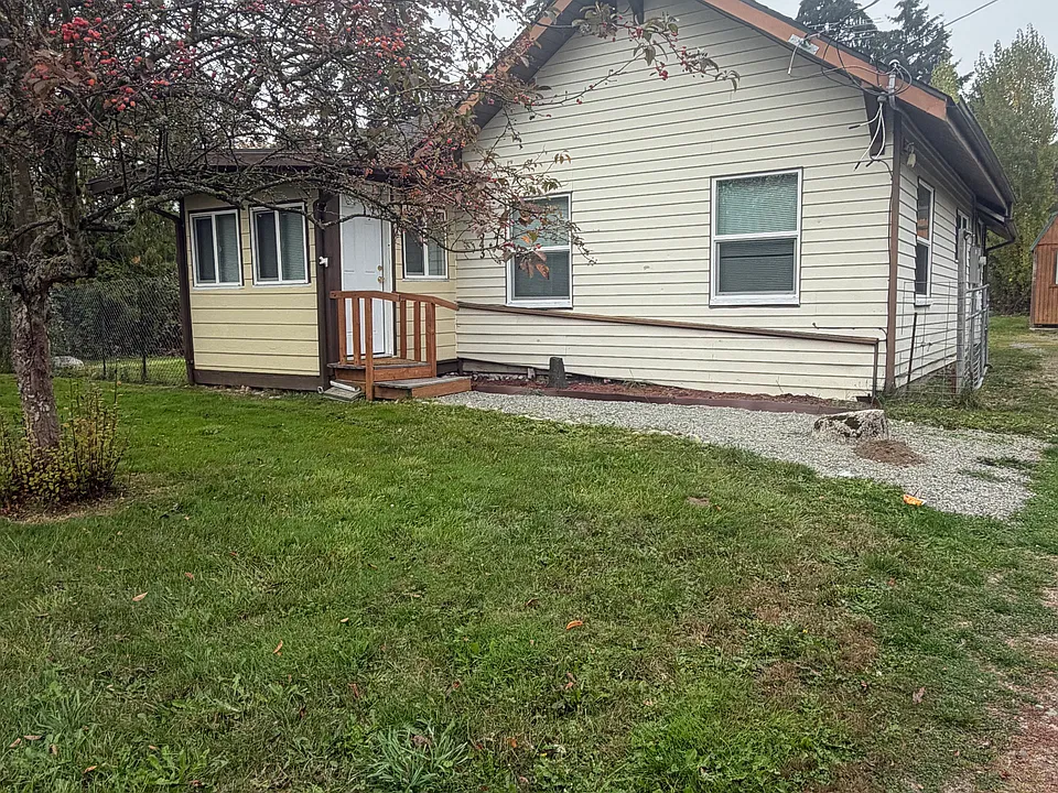 9343 Golden Given Rd E