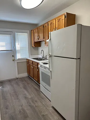 19-49 W Bond St Photo 1