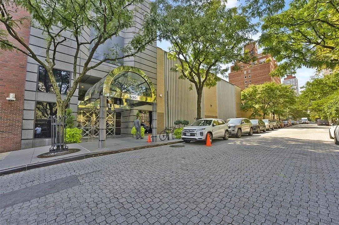 530 E 76th Street #7A photo 1