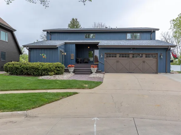 1621 Hiawatha Trl, Sioux City, IA 51104
