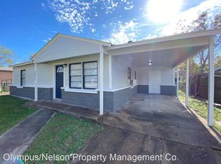 1011 W 9th St, Freeport, TX 77541