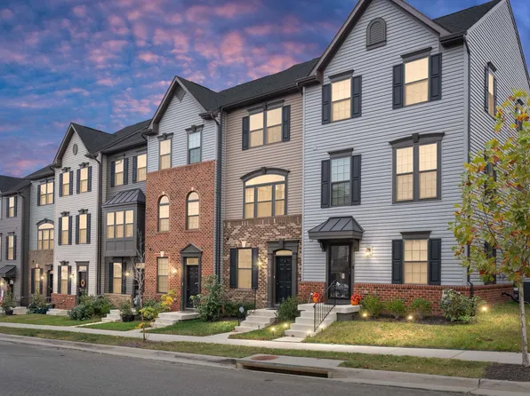 1319 Trestle Dr, Fredericksburg, VA 22401