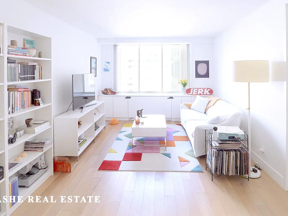 1st image of 220 E 65th St #15I