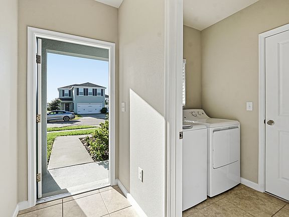 3rd image of 1530 Finnigan Cir