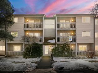 2011 Franklin Crossing Rd, Franklin, MA 02038