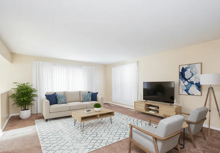 25240 Sandhurst Rd — Photo 2