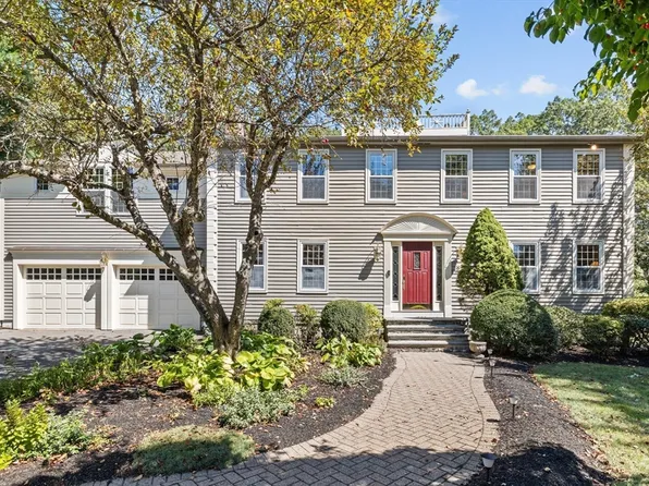 27 Flanagan Dr, Framingham, MA 01701