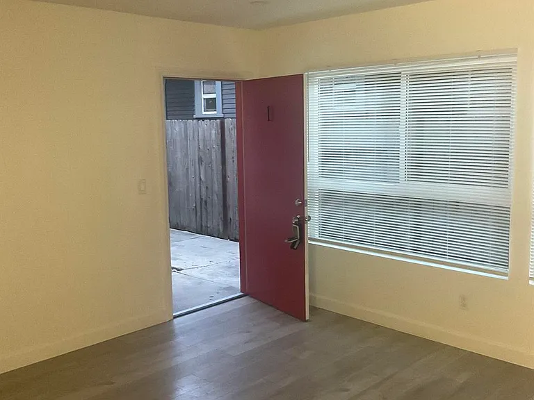 1512 Sherman Pl — Photo 37
