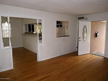 3rd image of 7410 Pineville Dr