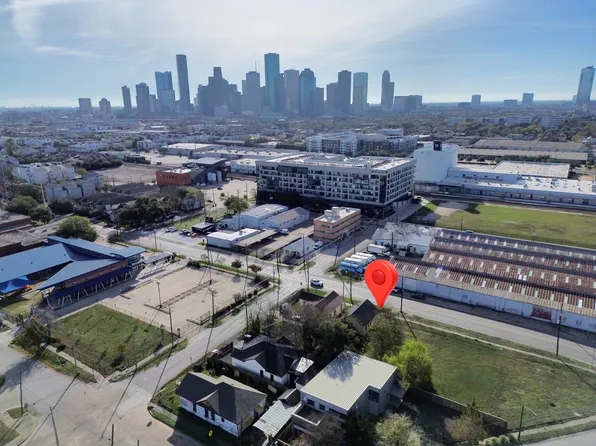 2306 Crockett St, Houston, TX 77007