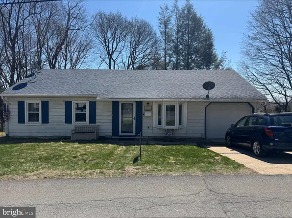 170 Weston Pl, Shenandoah, PA 17976