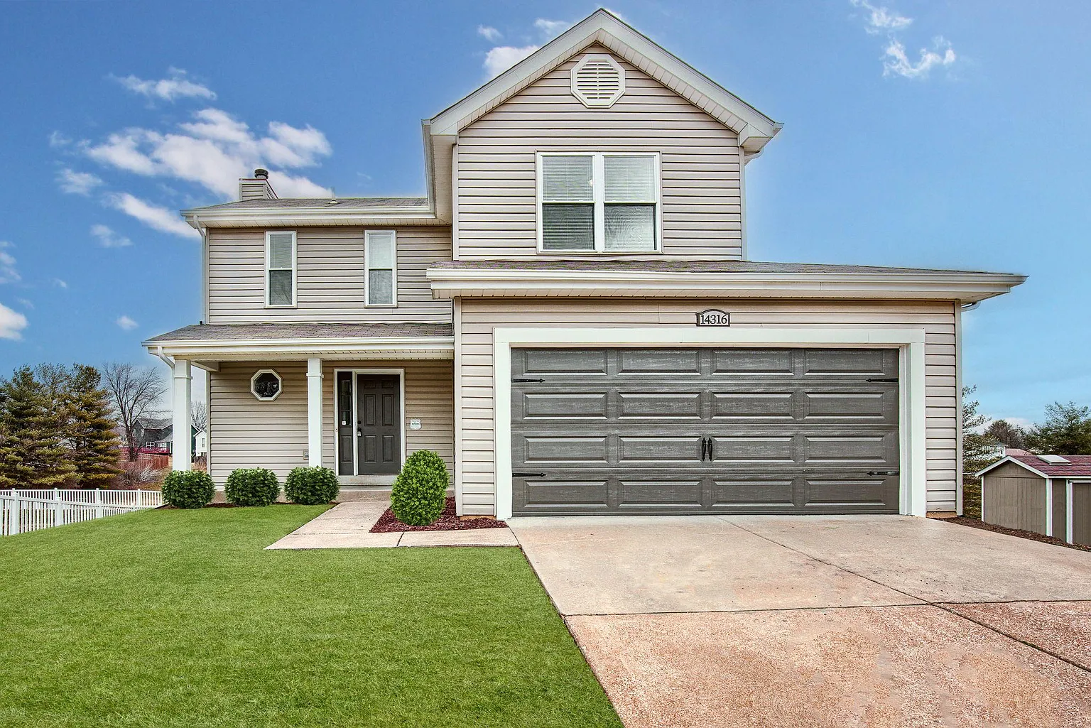 14316 Jamestown Bay Dr photo 1