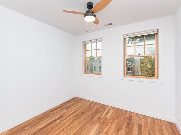 4th image of 806 S Claremont Ave #718