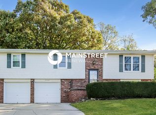 5221 N Wyandotte St, Gladstone, MO 64118