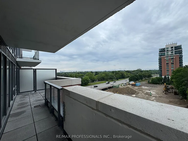 4010 Eglinton Ave W #502 — Photo 18