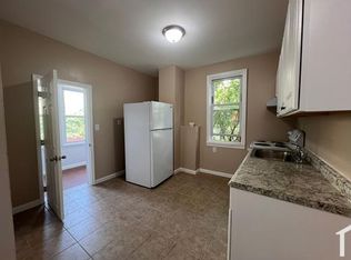 743 Hollywood Ave #1F, Bronx, NY 10465