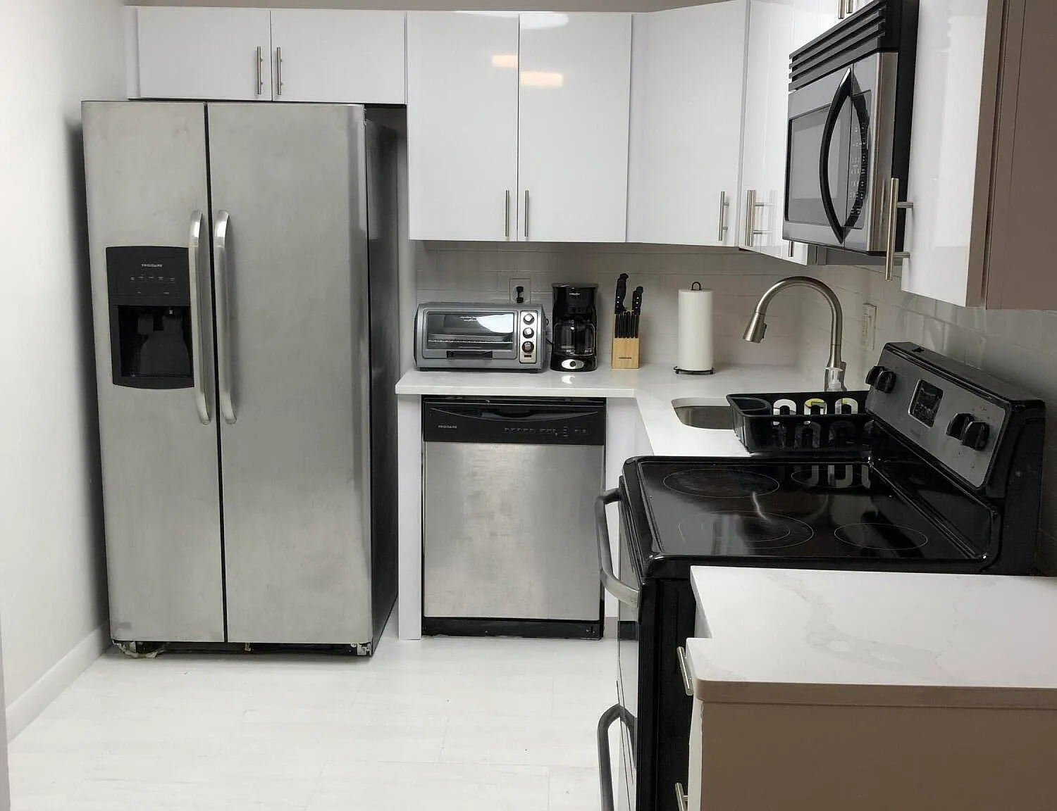 2 bed, 2.0 bath, 936 sqft, $2,195 — Photo 1