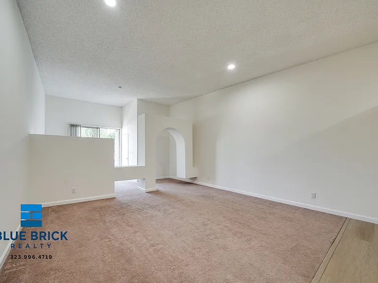 11225 Morrison St #118 — Photo 5