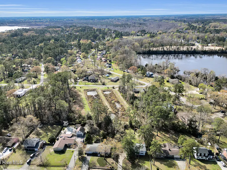 609 Edgehill Rd — Photo 40