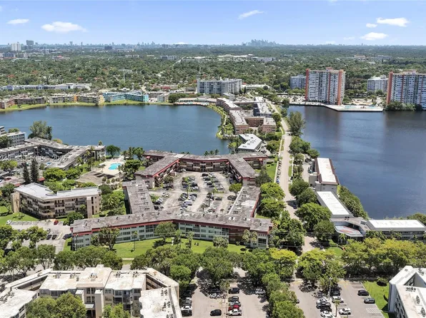 1400 NE 191st St APT 343, Miami, FL 33179
