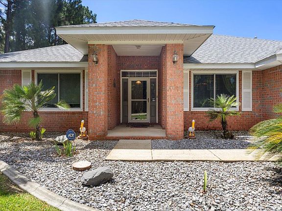 3rd image of 2371 Parkridge Dr