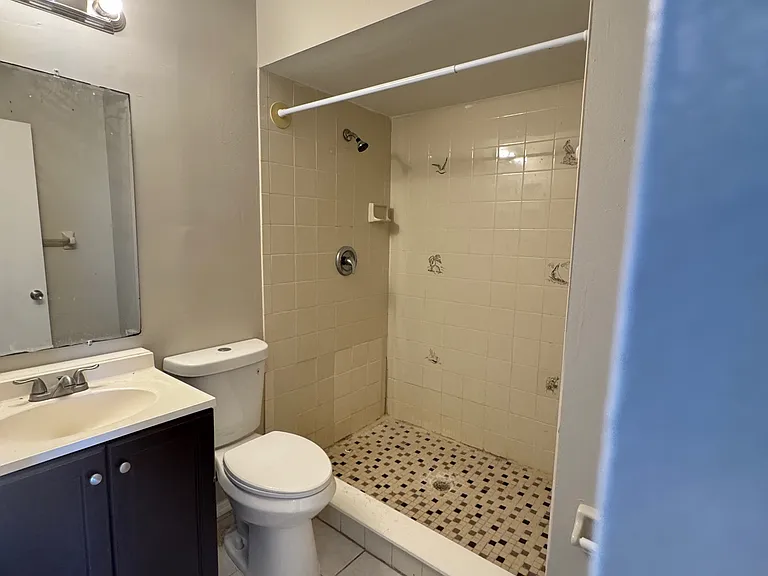619 SE 13th Ave #C5 — Photo 7