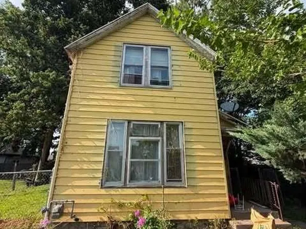 1548 W 16th St, Davenport, IA 52804