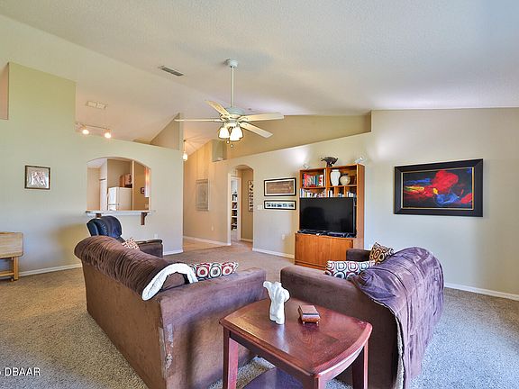 3rd image of 113 Fountain Lake Blvd