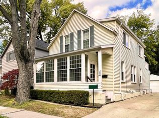 124 Muir Rd, Grosse Pointe Farms, MI 48236